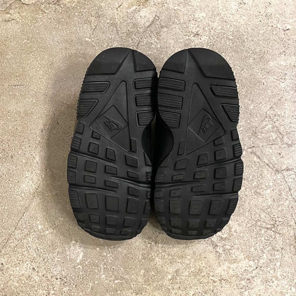 Nike’s Toddler Size 7 - Picture 6 of 7